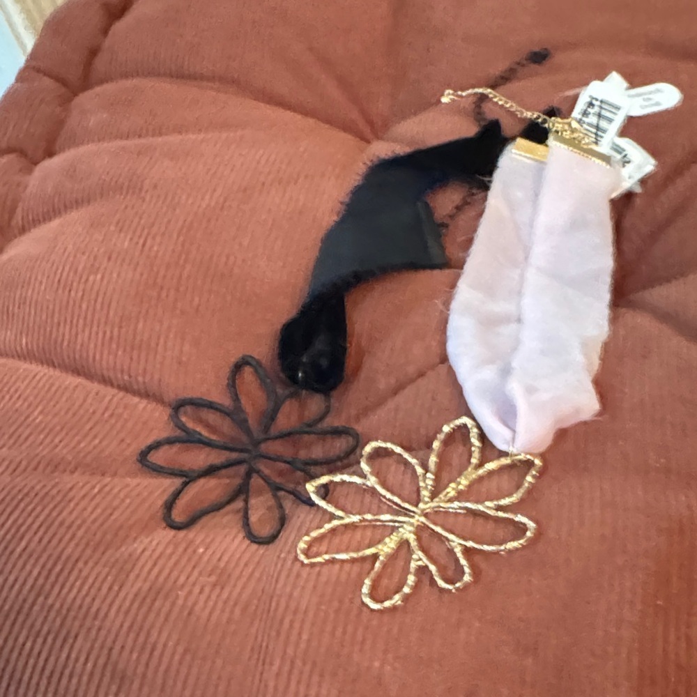 Black and Gold Floral (necklace)